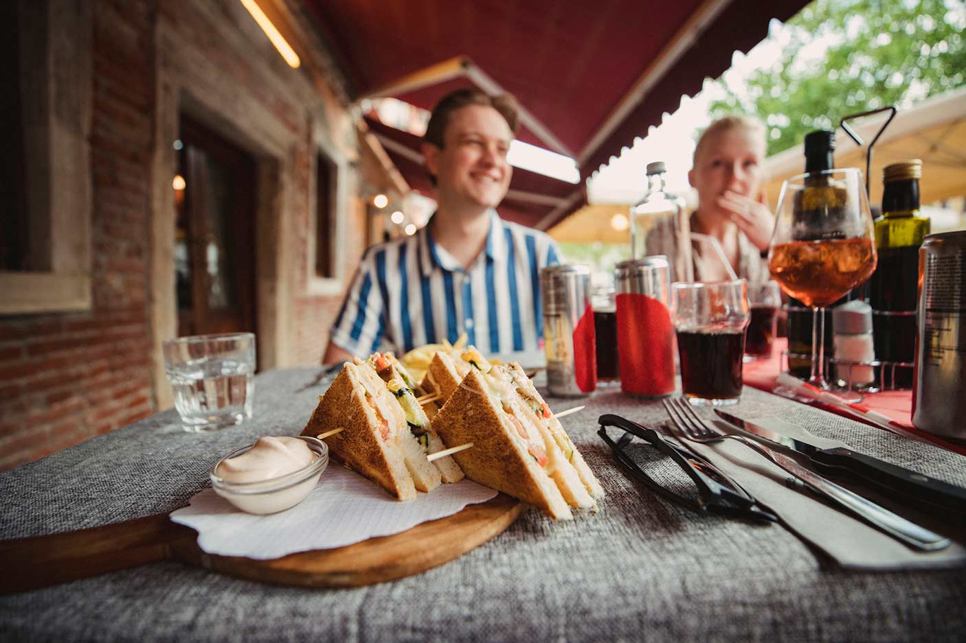 People dining alfresco